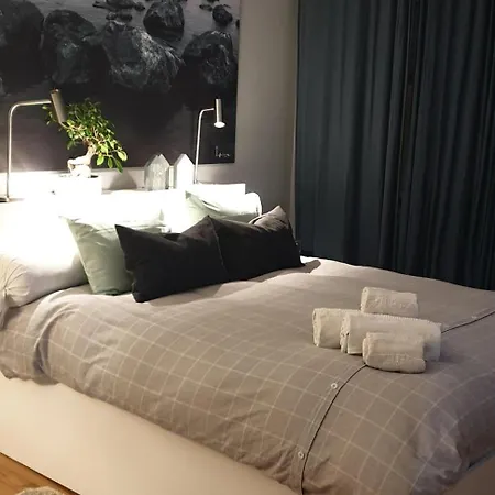 Apartment Cozy With 3 Bedrooms And Living Close To The Center *
