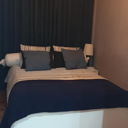 Apartment Cozy With 3 Bedrooms And Living Close To The Center