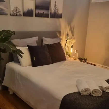 Cozy With 3 Bedrooms And Living Close To The Center Διαμέρισμα *