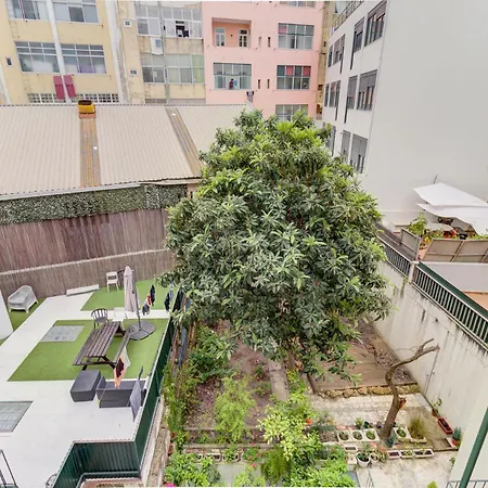 Cozy With 3 Bedrooms And Living Close To The Center Lissabon