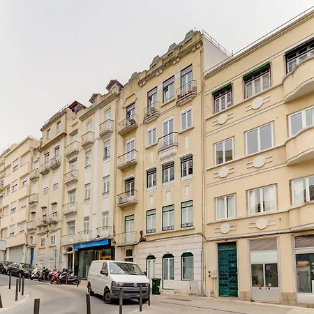 Cozy With 3 Bedrooms And Living Close To The Center Διαμέρισμα Lisboa