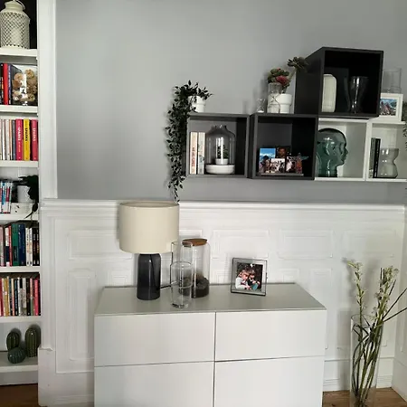 Apartment Cozy With 3 Bedrooms And Living Close To The Center